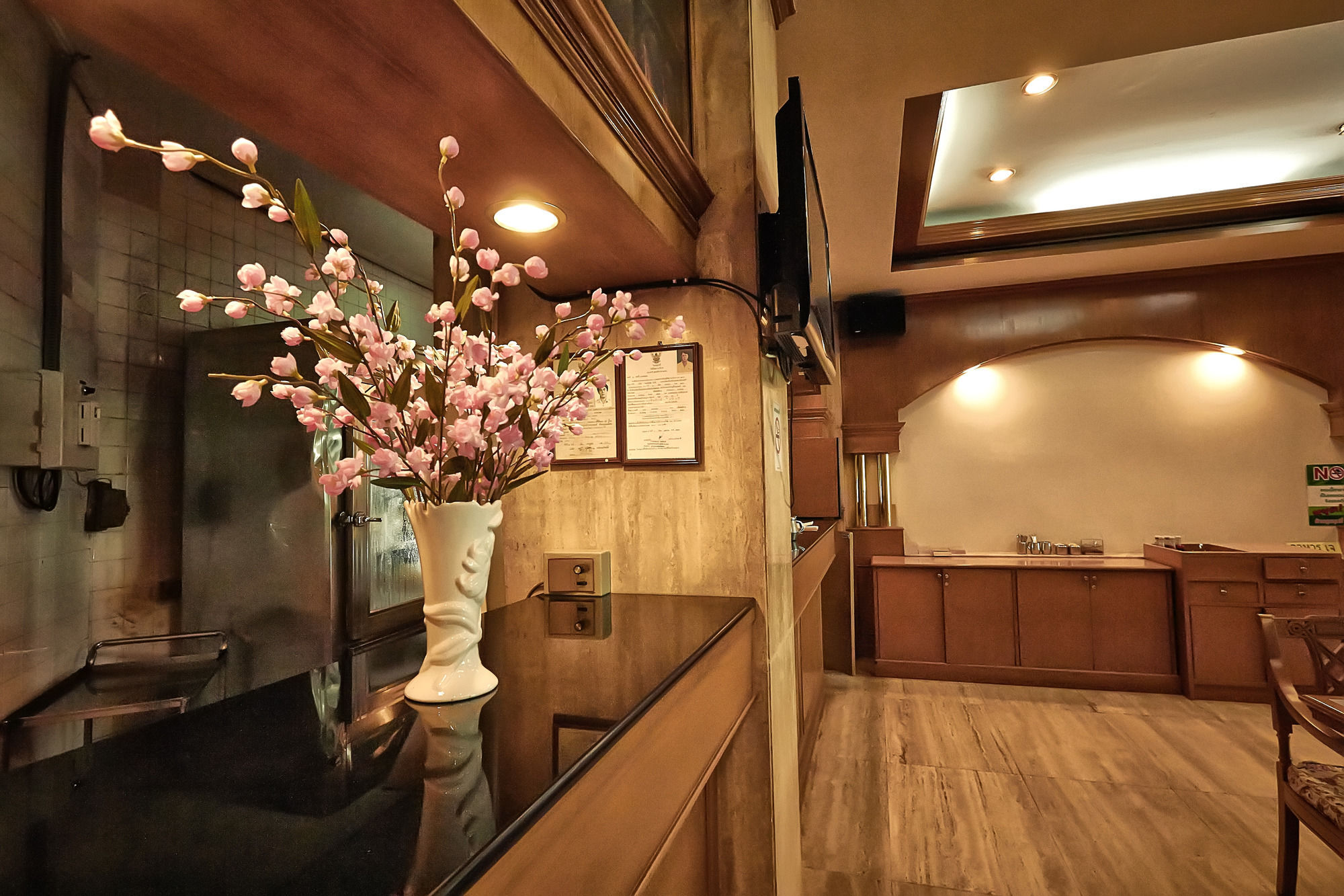 Kosit Hotel Хатъяй Экстерьер фото
