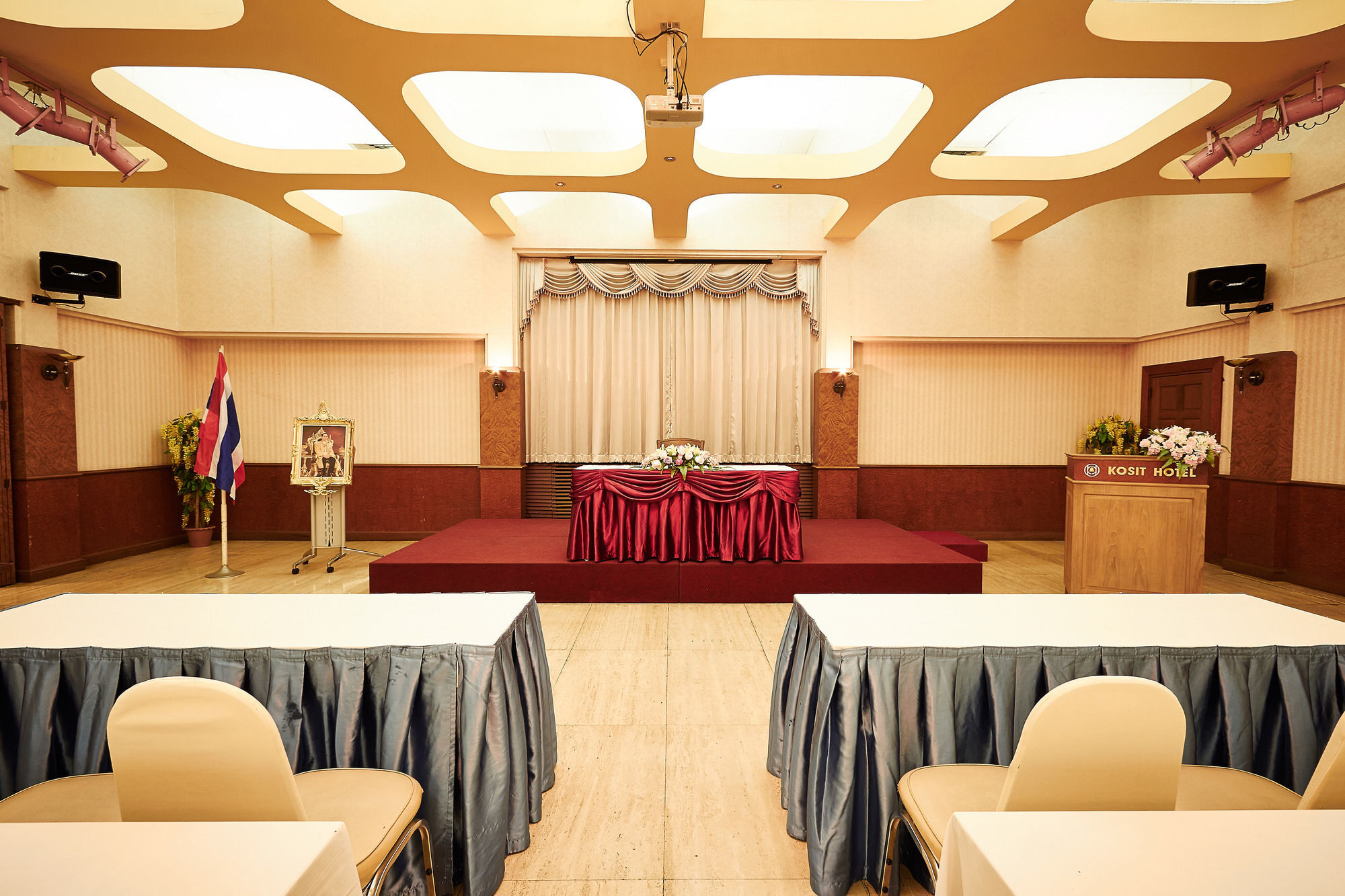 Kosit Hotel Хатъяй Экстерьер фото