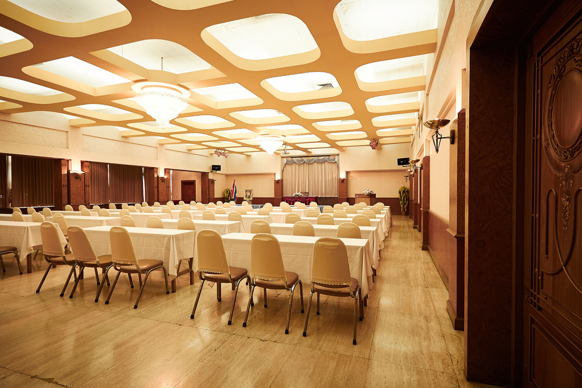 Kosit Hotel Хатъяй Экстерьер фото