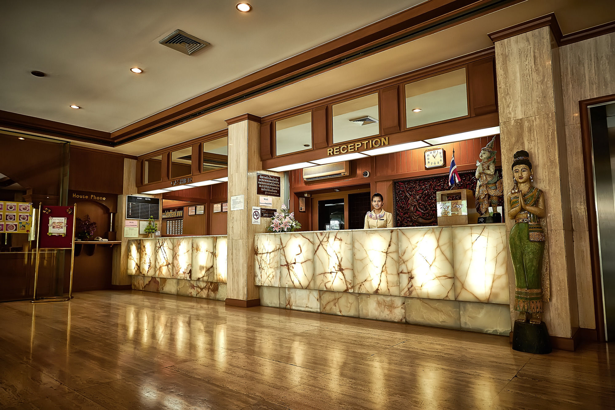 Kosit Hotel Хатъяй Экстерьер фото