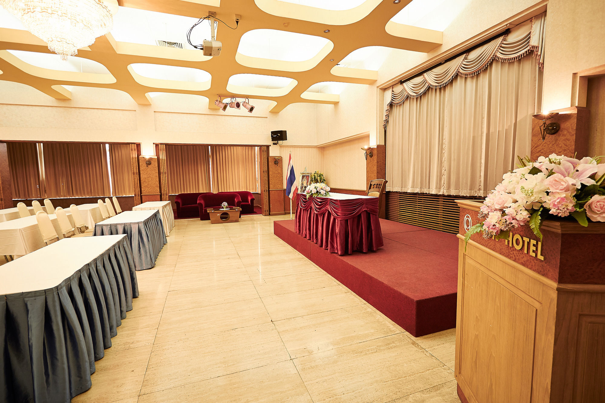 Kosit Hotel Хатъяй Экстерьер фото