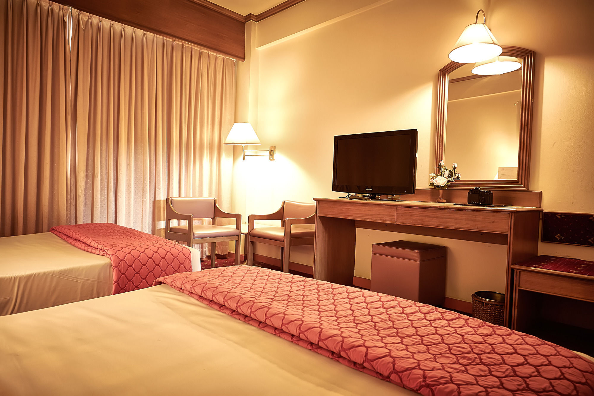 Kosit Hotel Хатъяй Экстерьер фото